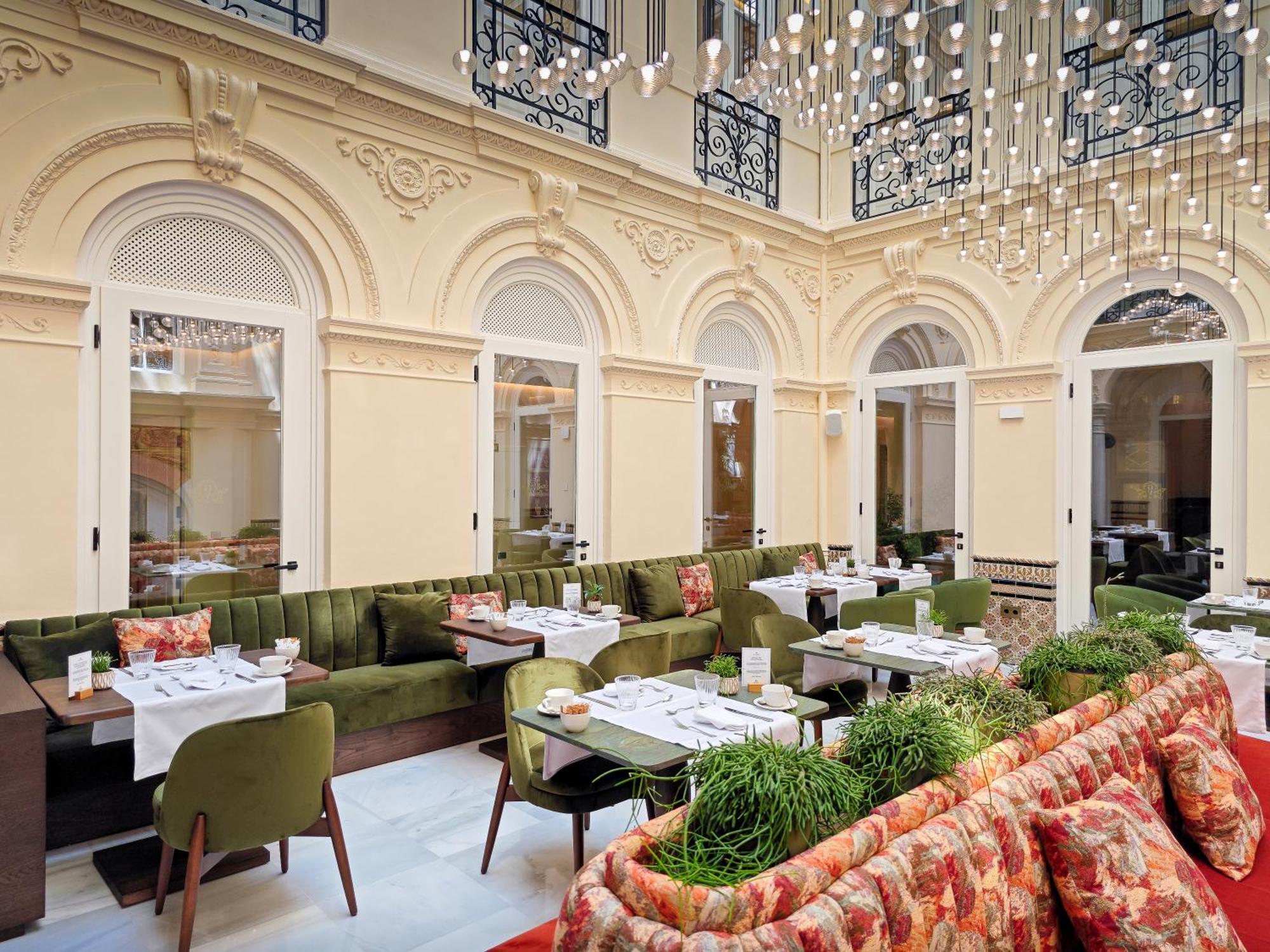 Palacio Gran Via, A Royal Hideaway Hotel Granada Buitenkant foto