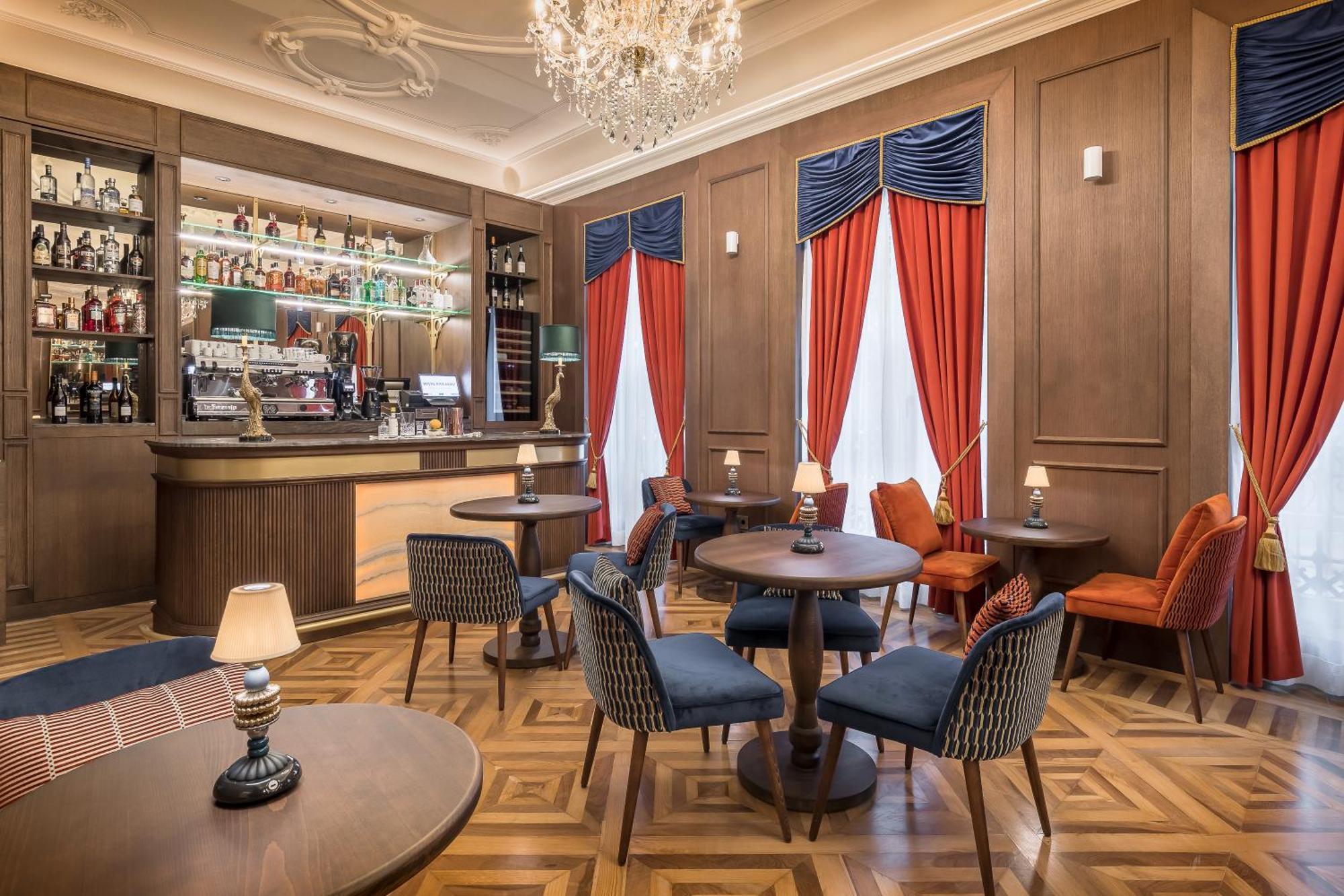 Palacio Gran Via, A Royal Hideaway Hotel Granada Buitenkant foto
